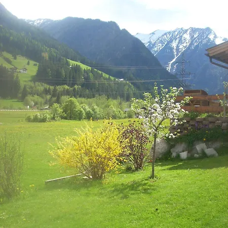 شقة Familienferienwohnung Manuela Scherer Neukirchen am Großvenediger